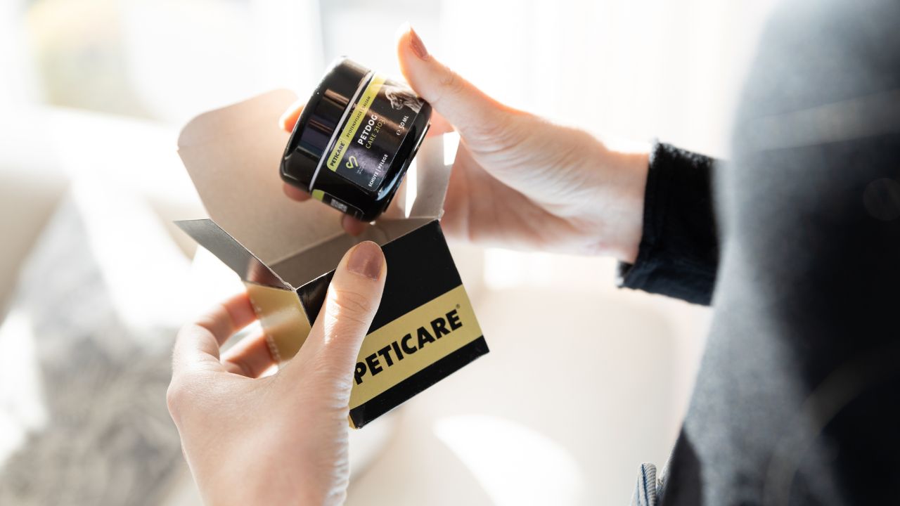 Produktverpackung Faltschachtel und Etikett